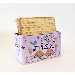 קופסא למצות פח עם מכסה רקע לבן